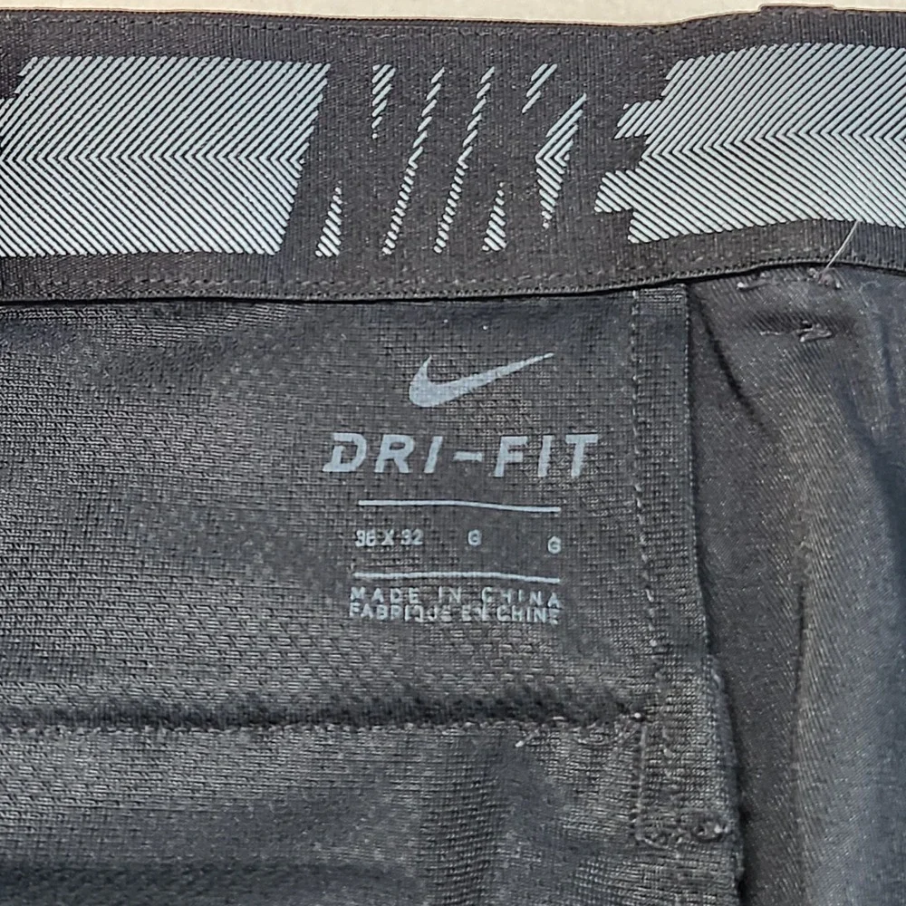 NIKE Dry-Fit Golf Chino Pants Mens 38x32 Large‎ Black Performance Stretch